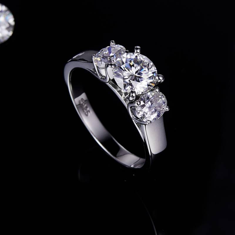 Four Claw Pigeon Egg Three Diamond Women's Ring S925 Silver Plated Platinum Customized Main Stone Moissanite Diamond 1.0ct/Secondary Stone High Carbon Diamond