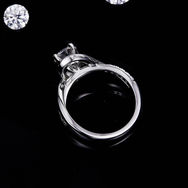 扭臂交叉镶钻女戒S925银镀白金定制主石莫桑钻1.0ct/副石高碳钻