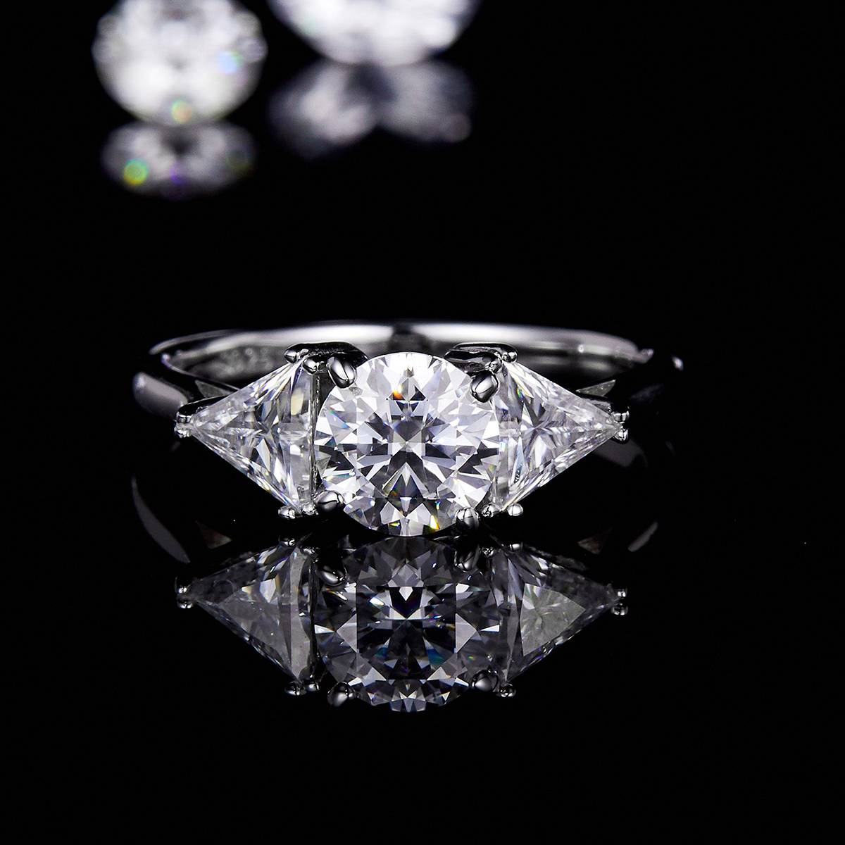 轻奢高级感三石女戒S925银镀白金定制主石莫桑钻1.0ct/副石高碳钻