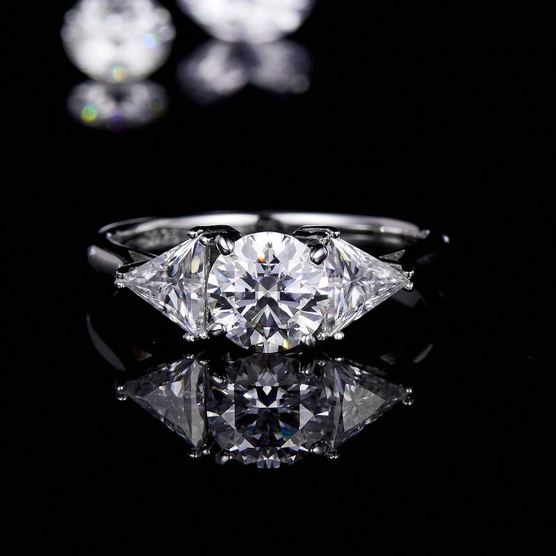 轻奢高级感三石女戒S925银镀白金定制主石莫桑钻1.0ct/副石高碳钻
