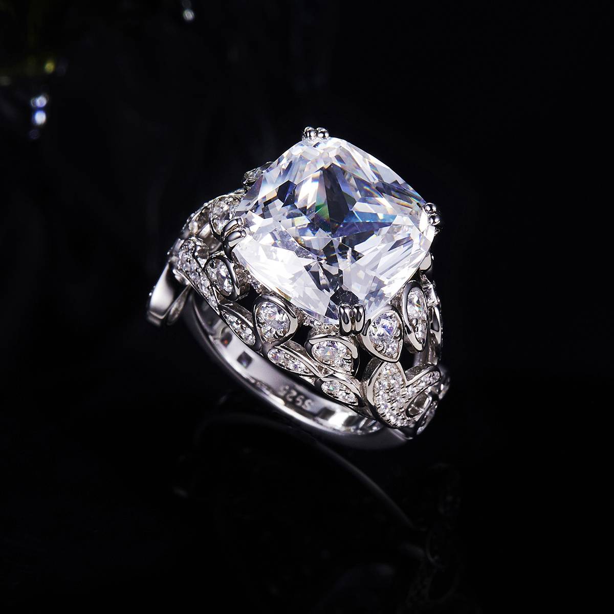 Hollow pattern luxury inlaid women's ring S925 silver plated white gold customized main stone moissanit  9.0ct/secondary stone high carbon diamond