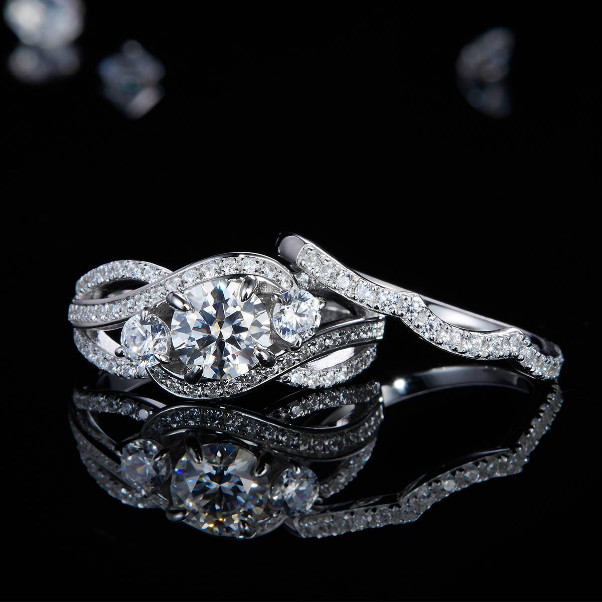 Exaggerated Twisted Arm Cross Women's Ring S925 Silver Plated Platinum Primary and Secondary Set Ring Stacking Customized Main Stone Moissanite  1.0ct/Secondary Stone High Carbon Diamond