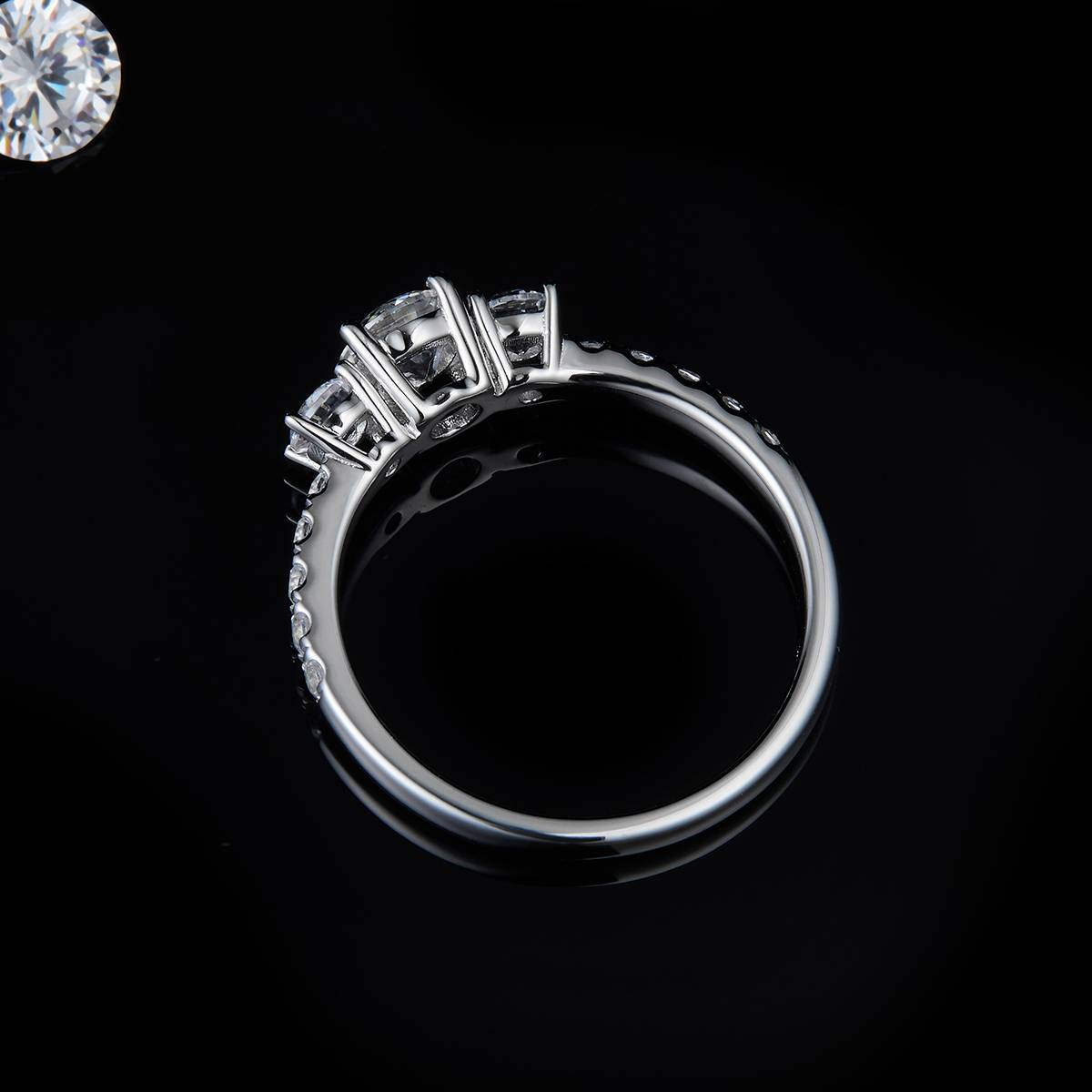 Straight arm micro inlaid three stone women's ring S925 silver plated platinum customized main stone moissanite diamond 0.5ct/secondary stone high carbon diamond