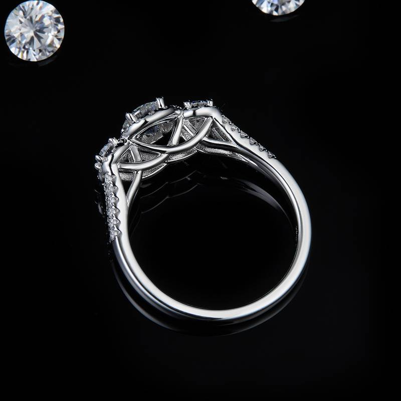 三石圆包女戒S925银镀白金定制主石莫桑钻0.5ct/副石高碳钻