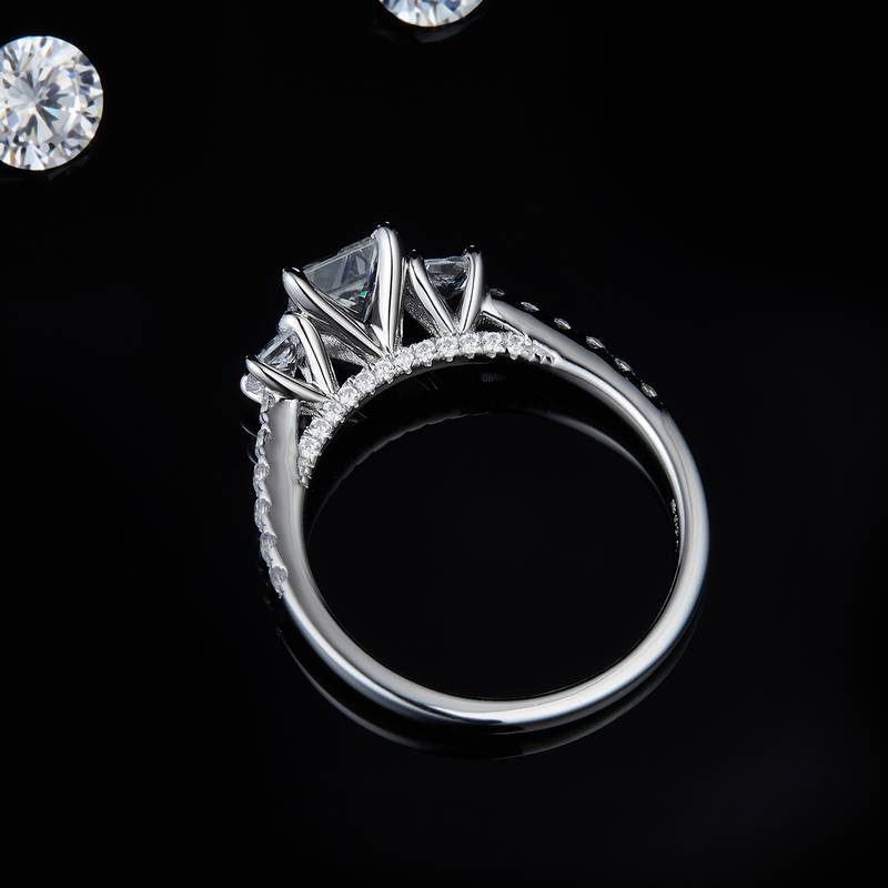 Princess Fang Three Stone Women's Ring S925 Silver Plated Platinum Customized Main Stone Moissanite Diamond 0.8ct/Secondary Stone High Carbon Diamond