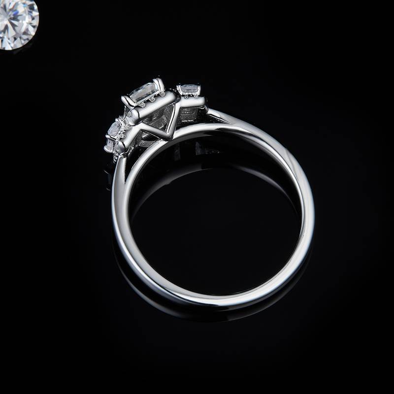 Emerald Round Package Three Stone Women's Ring S925 Silver Plated Platinum Customized Main Stone Moissanite Diamond 0.8ct/Secondary Stone High Carbon Diamond