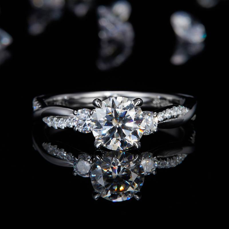 Micro inlaid four claw three stone women's ring S925 silver plated platinum customized main stone moissanite diamond 1.0ct/secondary stone high carbon diamond