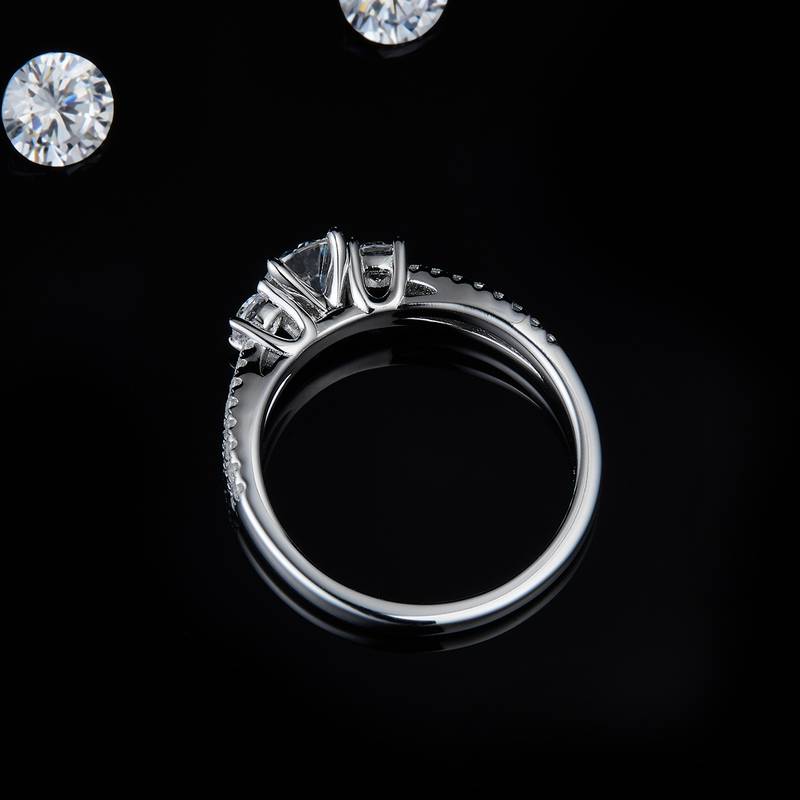 三石四爪女戒S925银镀白金定制主石莫桑钻0.5ct/副石高碳钻