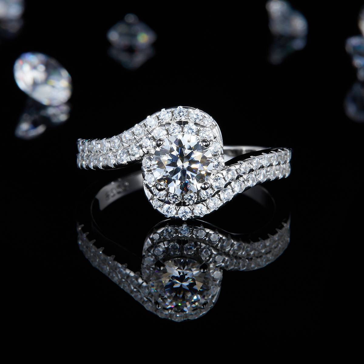 双排满钻扭臂女戒S925银镀白金定制选款主石莫桑钻0.6ct/副石高碳钻