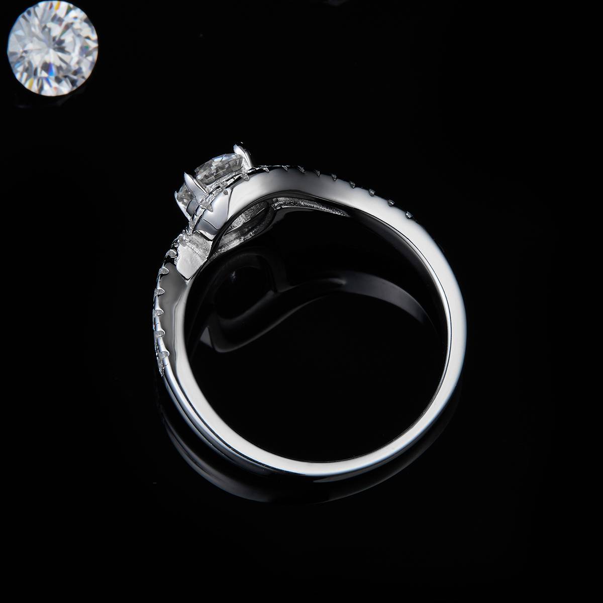双排满钻扭臂女戒S925银镀白金定制选款主石莫桑钻0.6ct/副石高碳钻