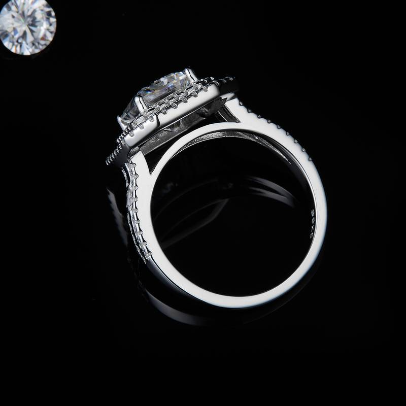 Full Diamond Emerald Cut Women's Ring S925 Silver Plated Platinum Customized Selection Main Stone Moissanite Diamond 3.0ct/Secondary Stone High Carbon Diamond