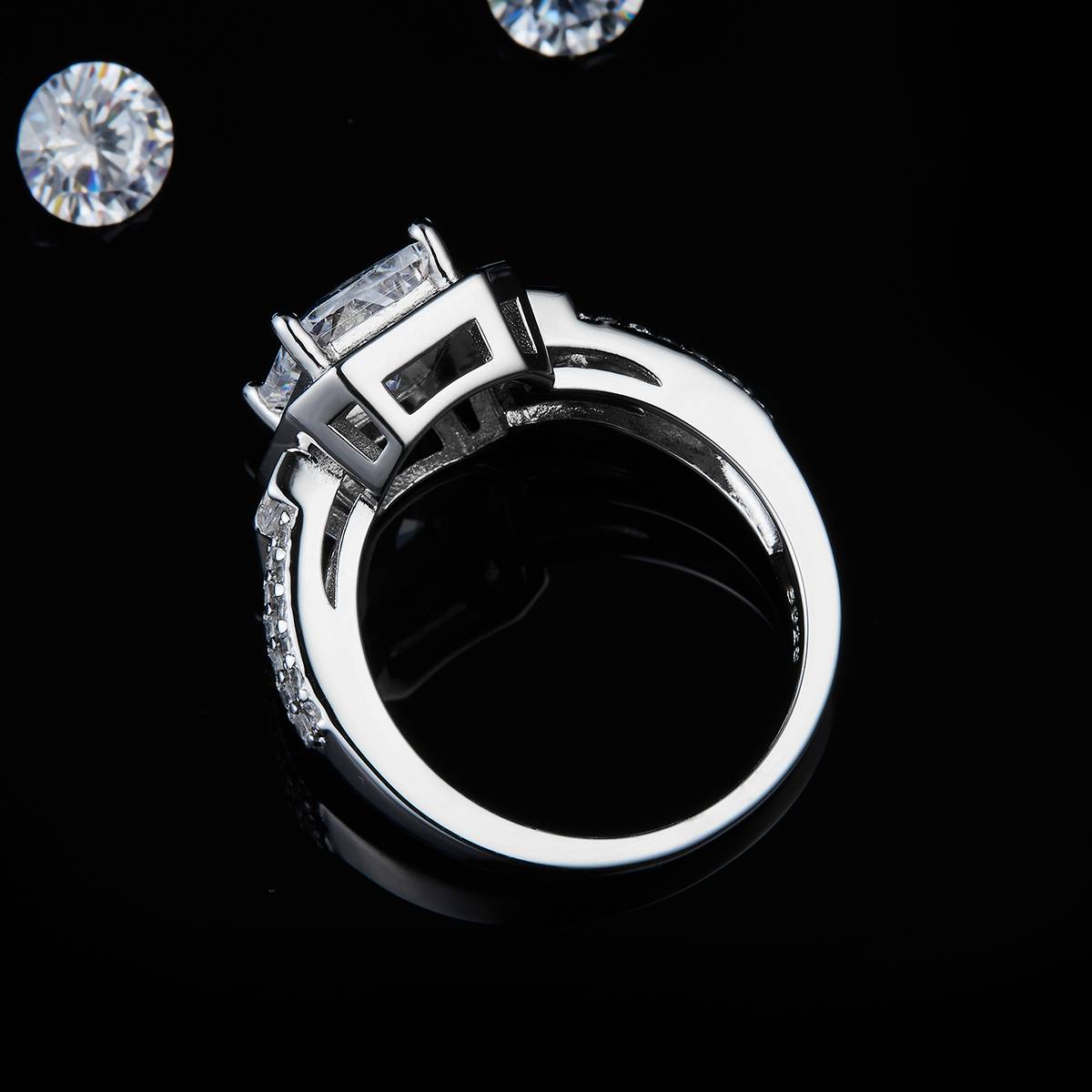 Emerald Cut Round Bag Women's Ring S925 Silver Plated Platinum Customized Selection Main Stone Moissanite Diamond 3.0ct/Secondary Stone High Carbon Diamond