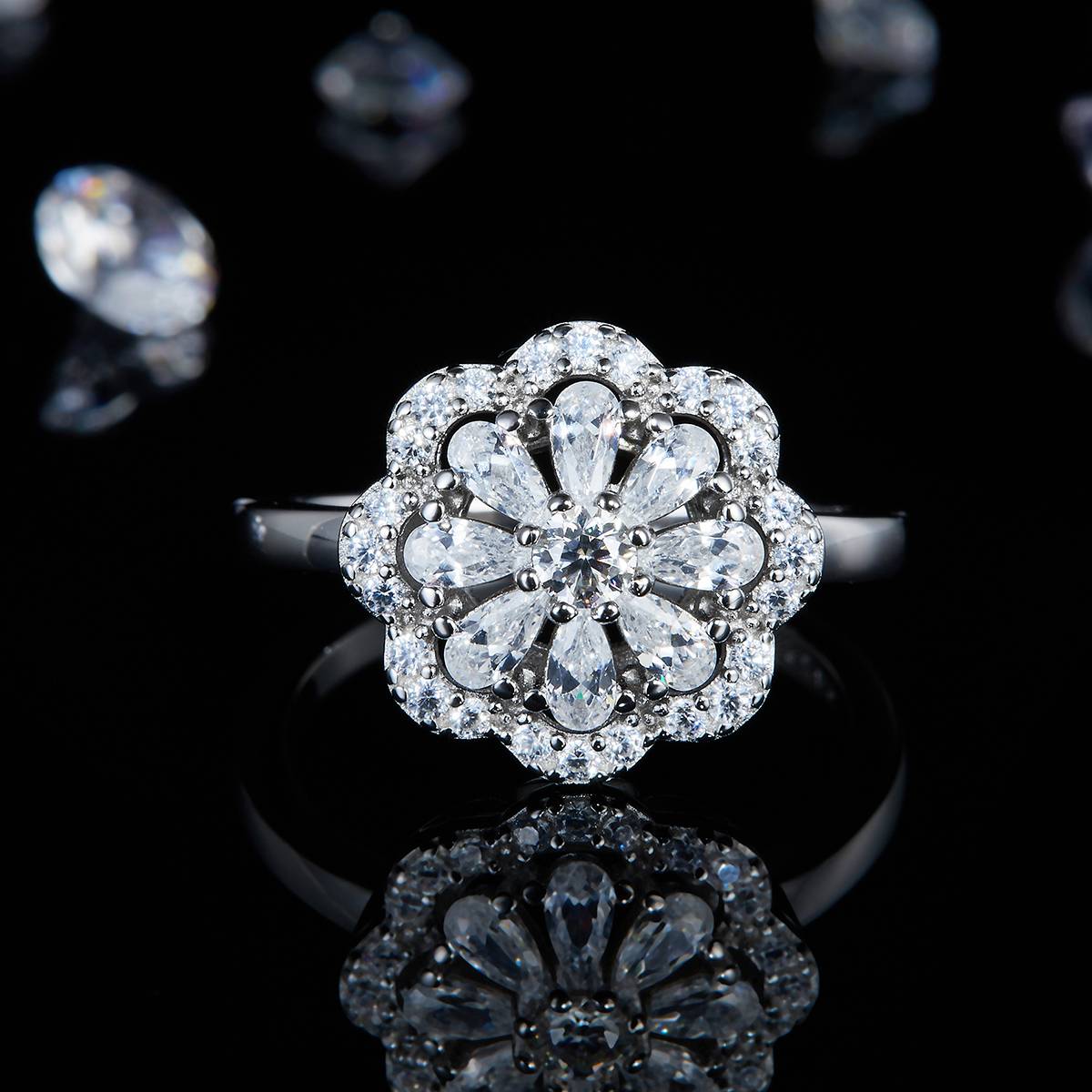 Single Head Women's Ring S925 Silver Plated Platinum Women's Ring Customized Selection Main Stone Moissanite Diamond 1.9ct/Secondary Stone High Carbon Diamond