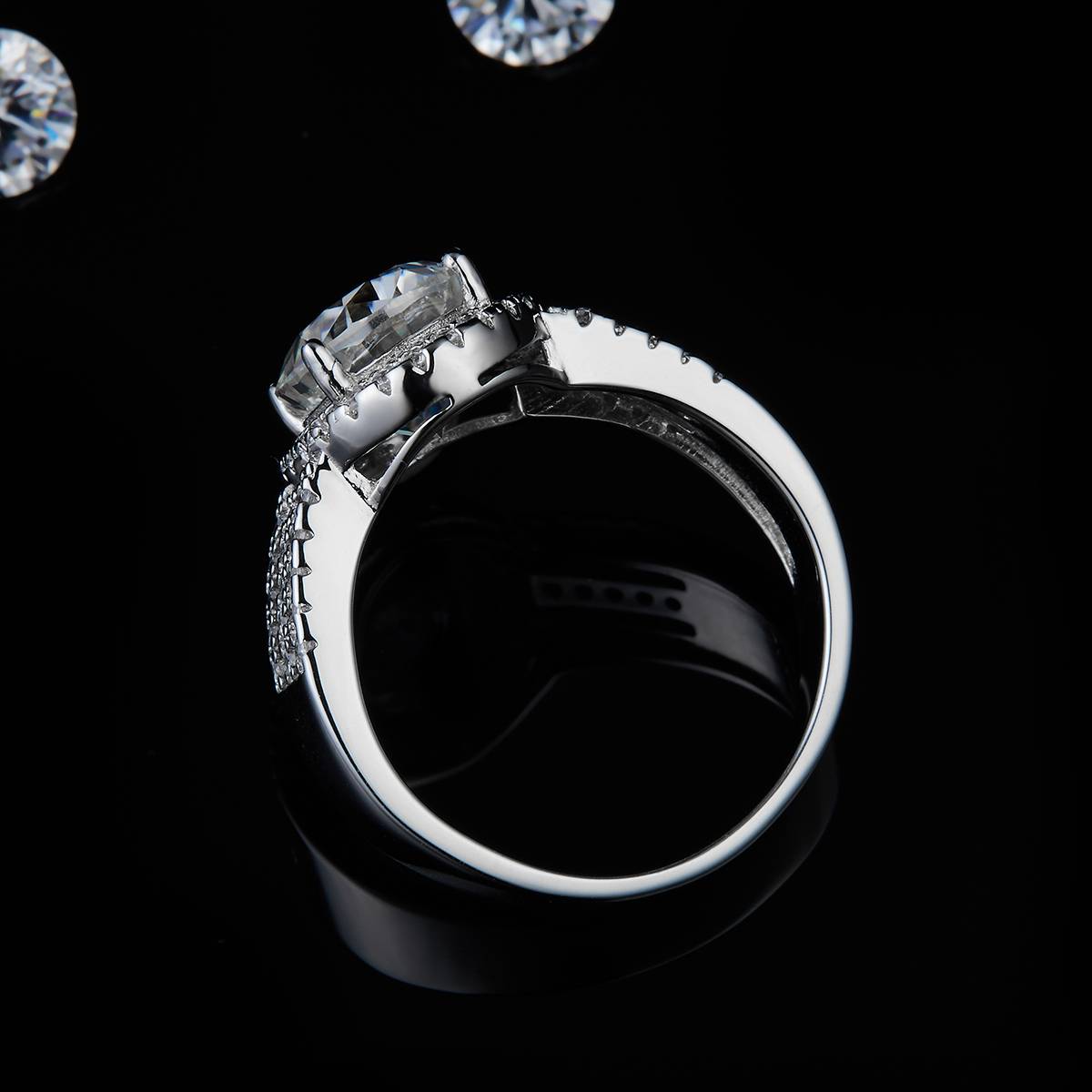 单头女戒S925银镀白金女戒定制选款主石莫桑钻3.0ct/副石高碳钻