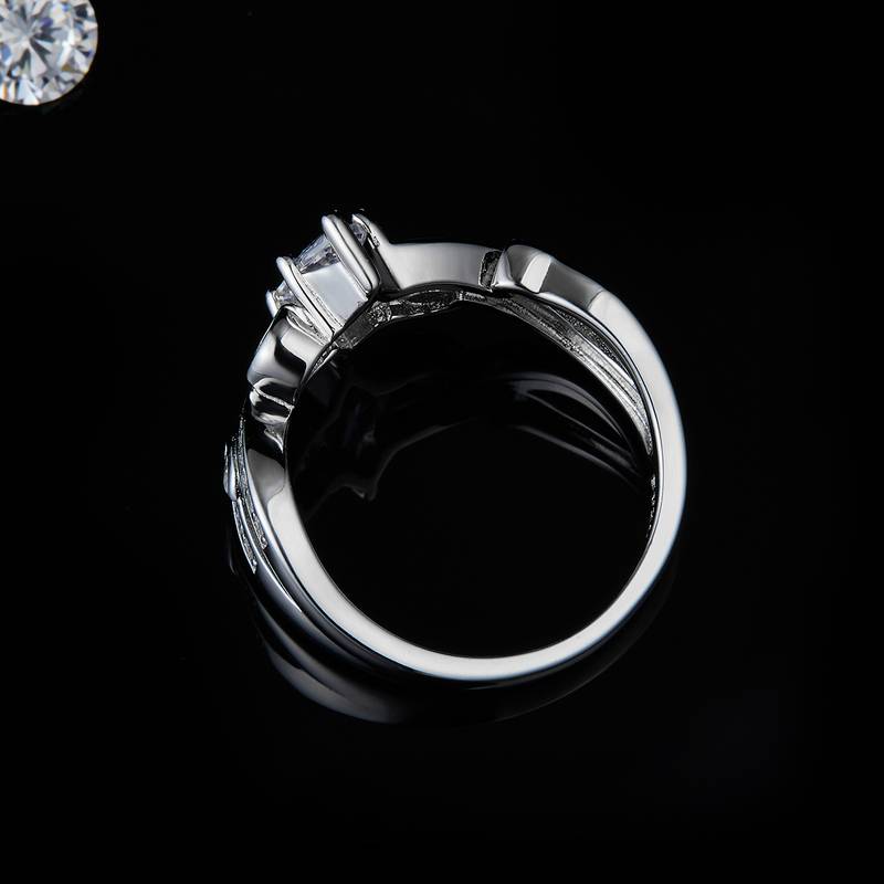 Single Head Women's Ring Horse Eye Crown Women's Ring S925 Silver Plated Platinum Customized Selection Main Stone Moissanite Diamond 1.0ct/Secondary Stone High Carbon Diamond