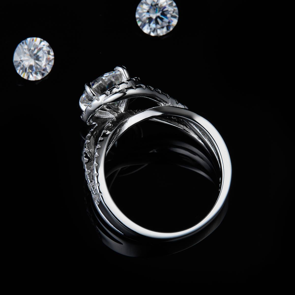 单头女戒S925银镀白金女戒定制选款主石莫桑钻2.0ct/副石高碳钻