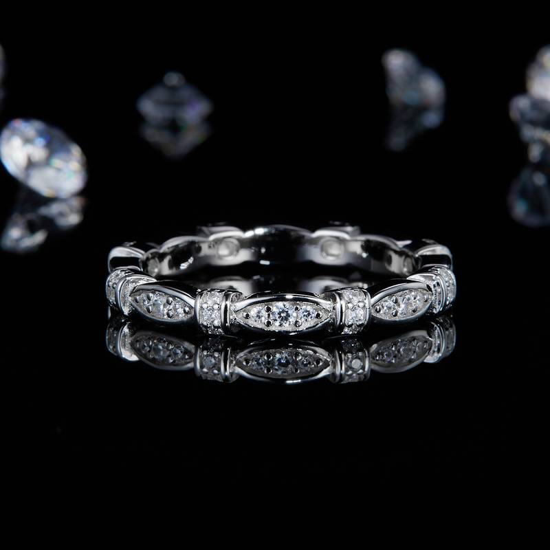 S925 Silver Plated Platinum Women's Ring Customized Selection with Sub Stone Moissanite Diamond 0.32ct