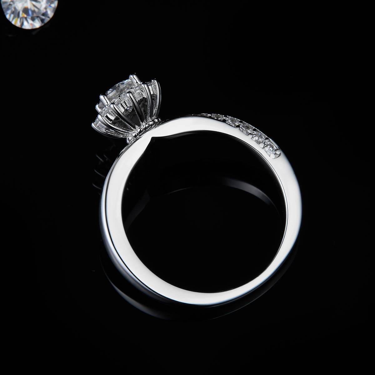 单头太阳花女戒S925银镀白金定制选款主石莫桑钻1.0ct/副石高碳钻