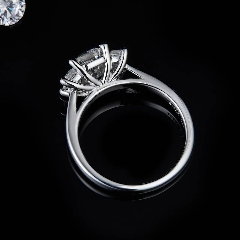Three Stone Emerald Cut Women's Ring S925 Silver Plated Platinum Customized Selection Main and Deputy Stone Moissanite Diamond 1.0ct