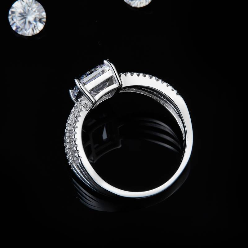 Emerald Cut Women's Ring S925 Silver Plated Platinum Customized Selection Main Stone Moissanite Diamond 3.0ct/Secondary Stone High Carbon Diamond