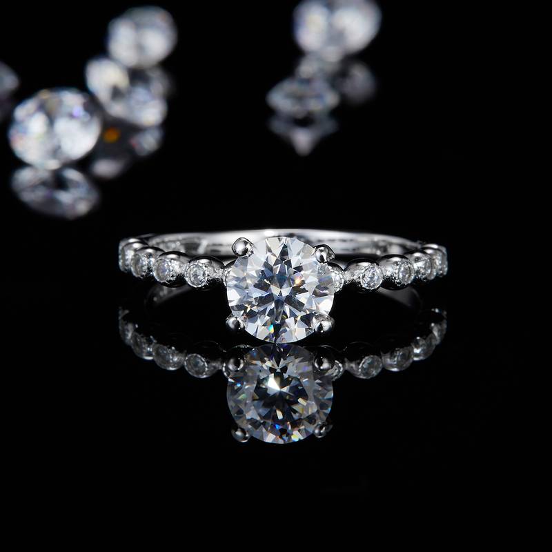 四爪圆形女戒S925银镀白金定制选款主石莫桑钻1.0ct/副石高碳钻