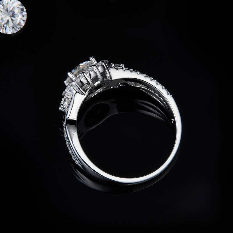轻奢满钻S925银镀白金女戒定制选款主石莫桑钻1.0ct/副石高碳钻