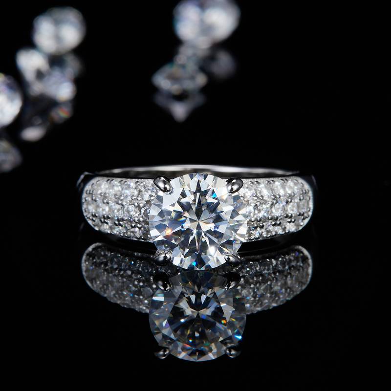 四爪女戒S925银镀白金定制选款主石莫桑钻2.0ct/副石高碳钻
