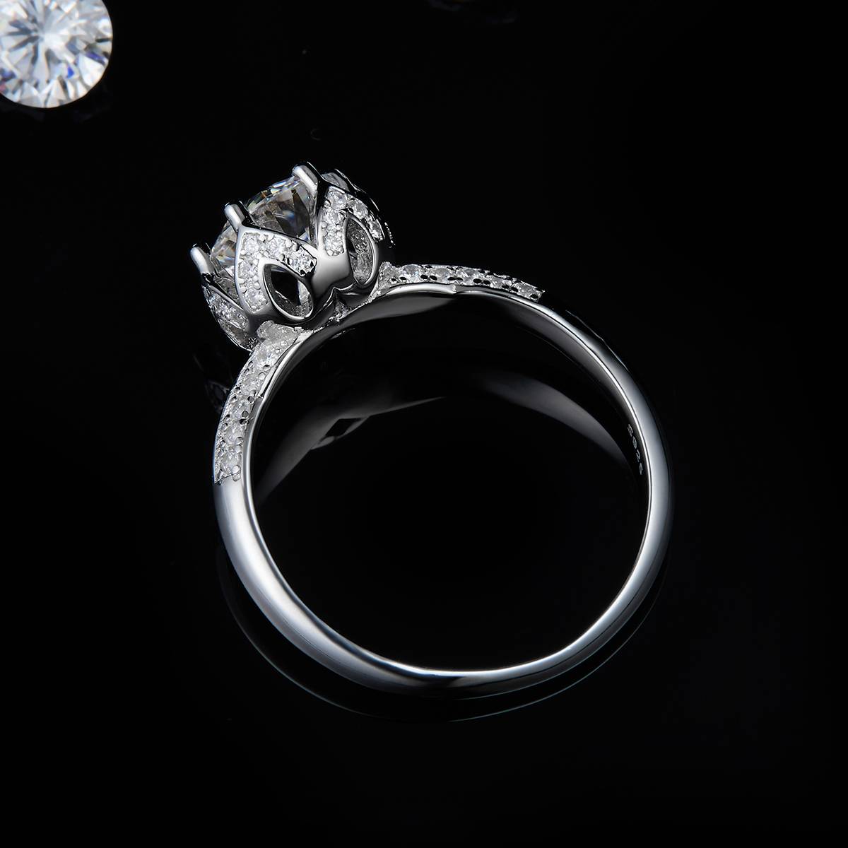 Single Head Women's Ring S925 Silver Plated Platinum Customized Selection Main Stone Moissanite Diamond 1.0ct/Secondary Stone High Carbon Diamond
