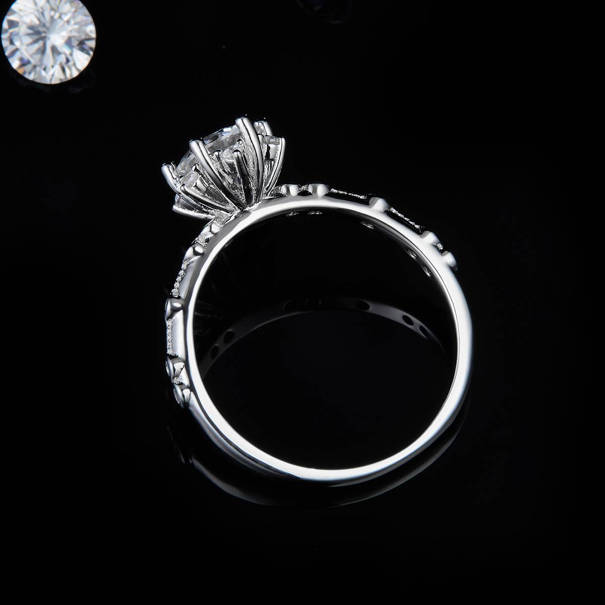 单头女戒S925银镀白金定制选款主石莫桑钻1.0ct/副石高碳钻
