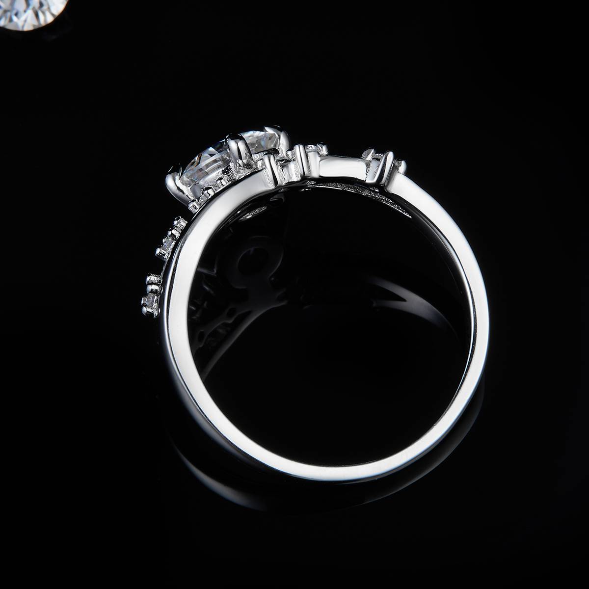 单头女戒S925银镀白金定制选款主石莫桑钻1.0ct/副石高碳钻