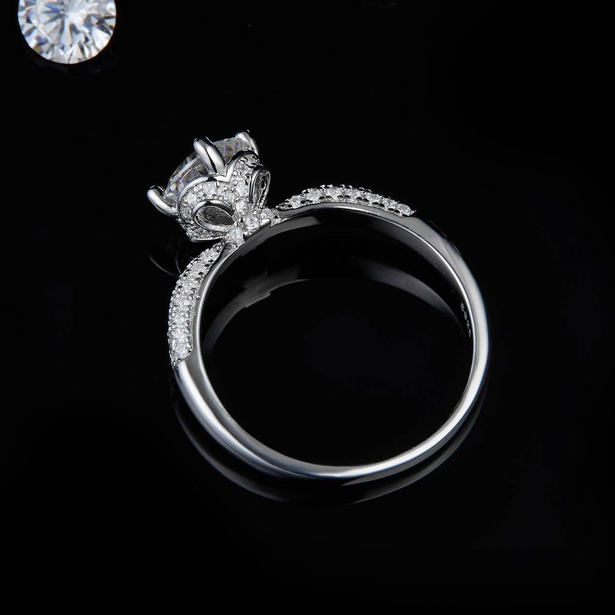 单头女戒S925银镀白金定制选款主石莫桑钻1.0ct/副石高碳钻