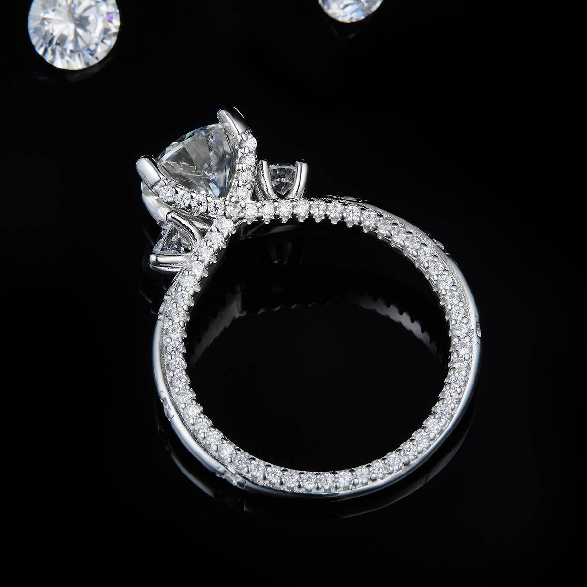 单头女戒S925银镀白金定制选款主石莫桑钻2.0ct/副石高碳钻
