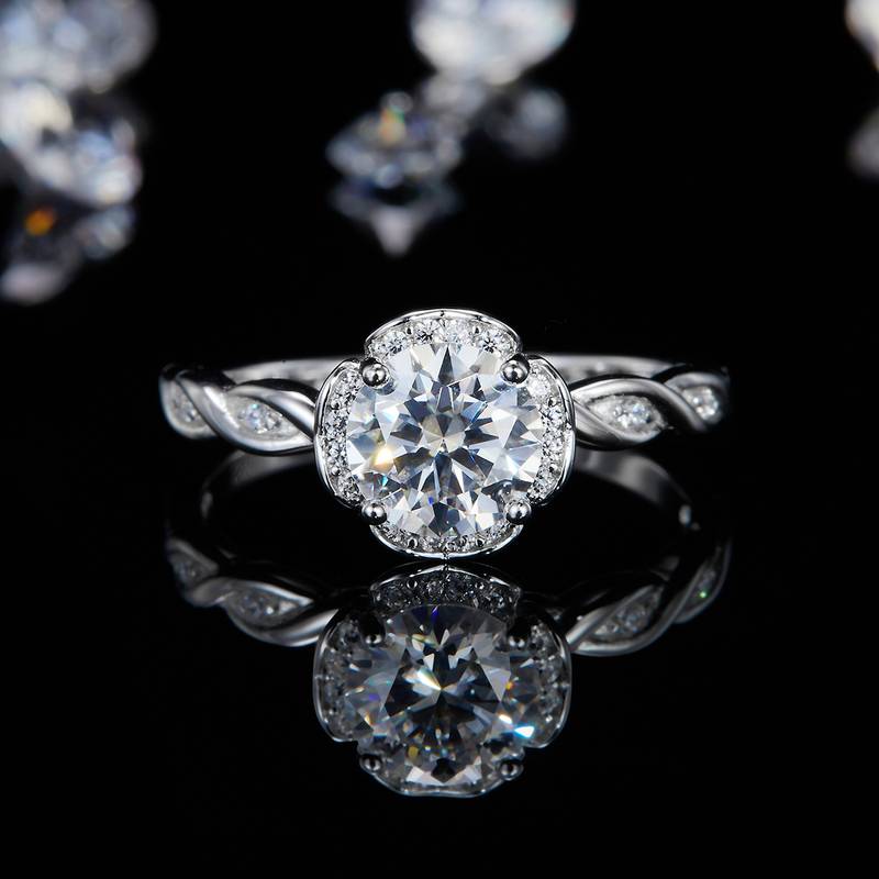 单头女戒S925银镀白金定制选款主石莫桑钻1.0ct/副石高碳钻