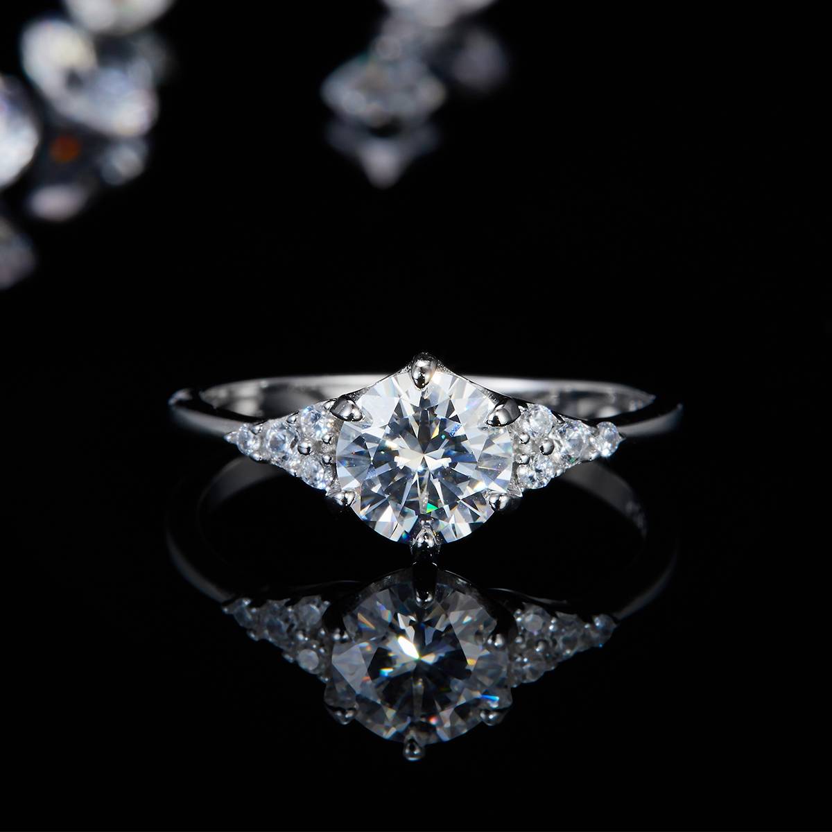 Six Claw Women's Ring S925 Silver Plated Platinum Customized Selection Main Stone Moissanite Diamond 1.0ct/Secondary Stone High Carbon Diamond