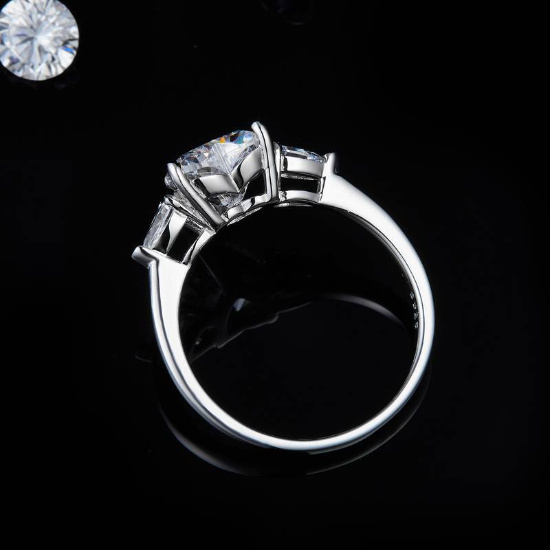 三石心形Women's RingS925银镀白金定制选款主副石Moissanite2.0ct
