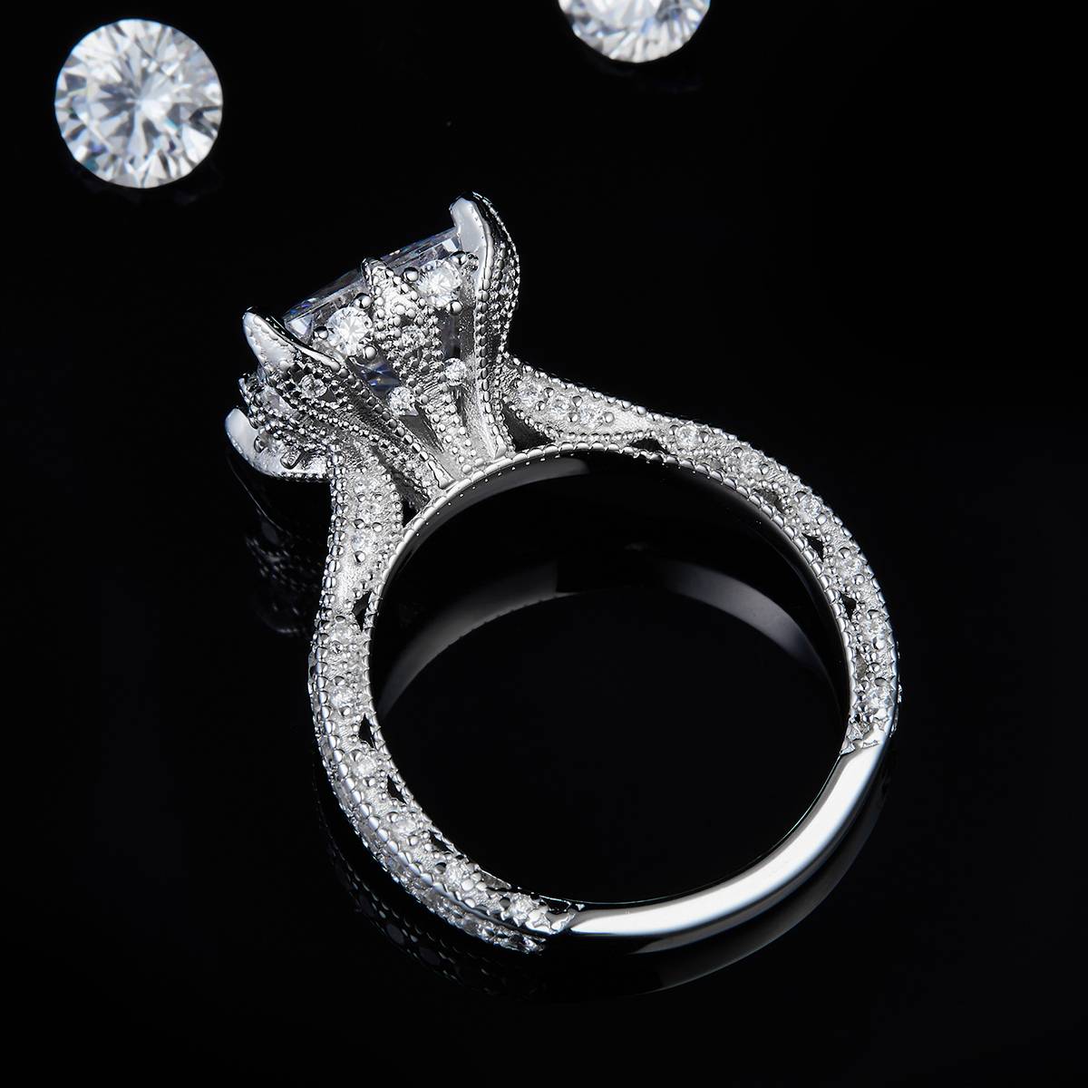 Deluxe Princess Fang Women's Ring S925 Silver Plated Platinum Customized Selection Main Stone Moissanite Diamond 4.0ct/Secondary Stone High Carbon Diamond