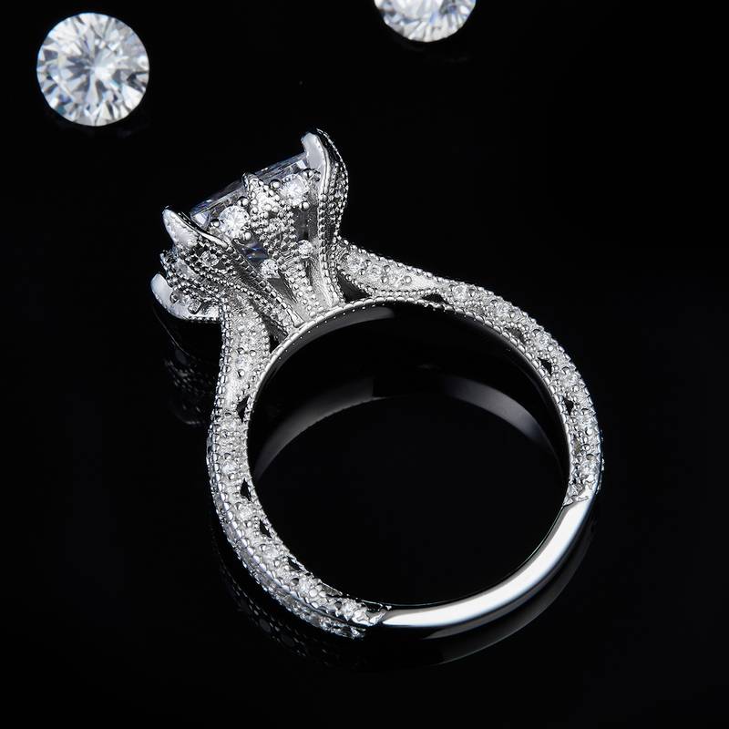 豪华公主方女戒S925银镀白金定制选款主石莫桑钻4.0ct/副石高碳钻