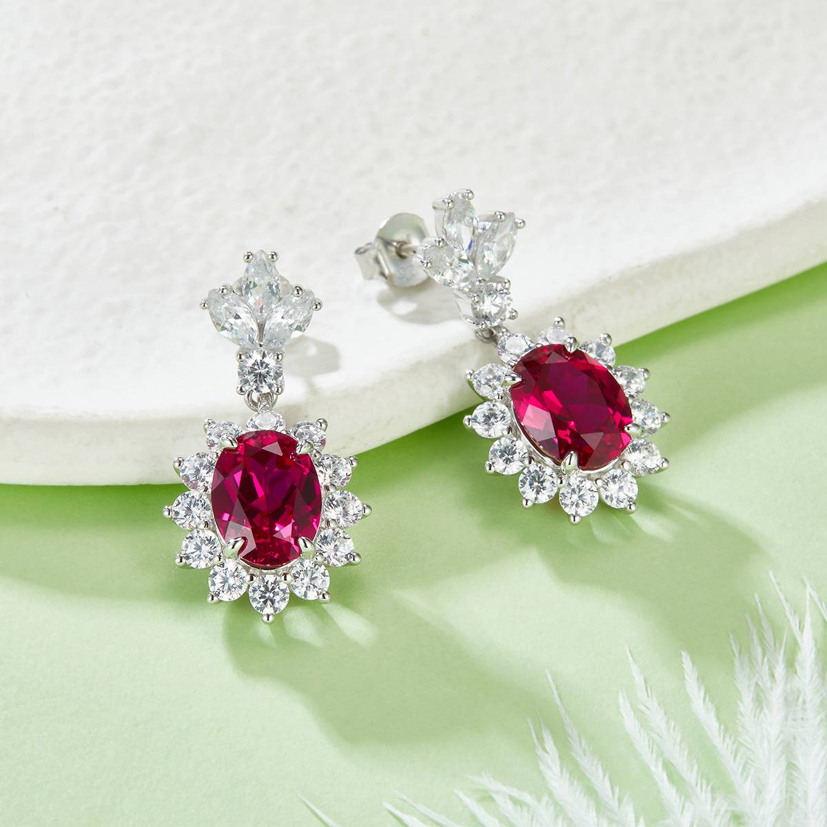 P0052R 蛋形培育红宝石S925银镀白金耳环主石9*7mmmm/3.2ct