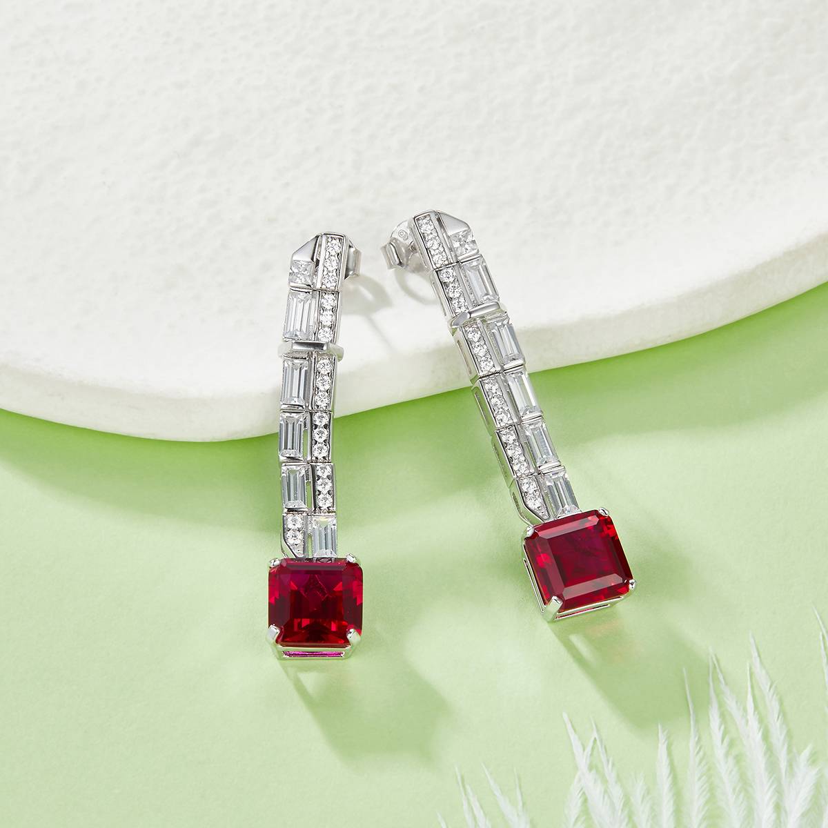 E0758 公主方培育彩宝S925银镀白金耳环主石8*8mmmm/6.47ct