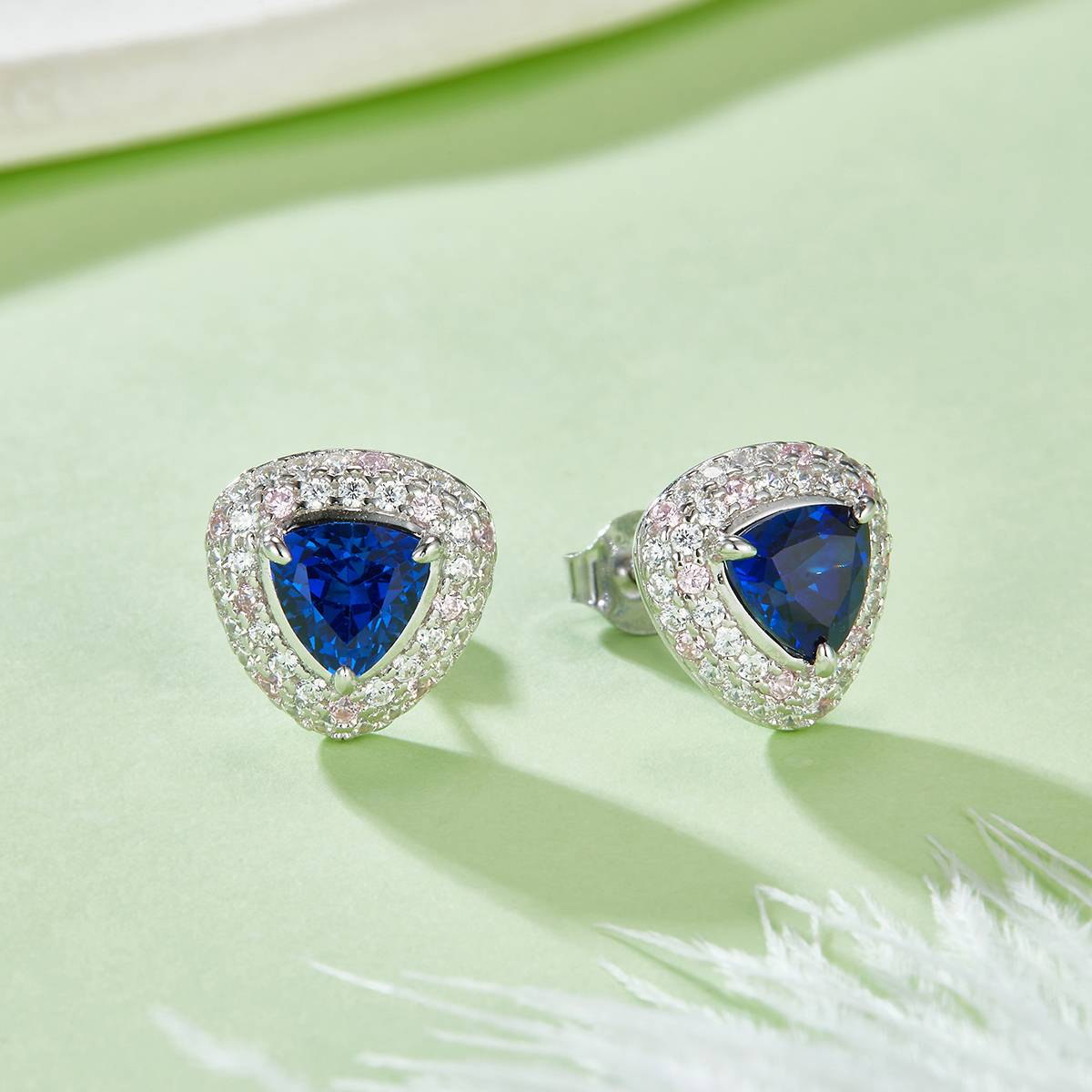 E1692B 三角形培育蓝宝石S925银镀白金耳环1.6ct
