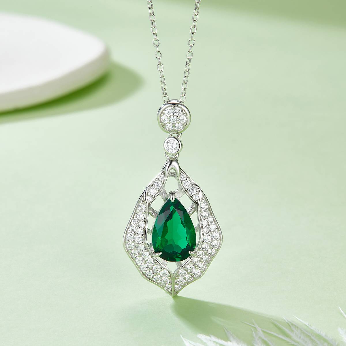 G107B 梨形培育祖母绿S925银镀白金Necklace4.0ct