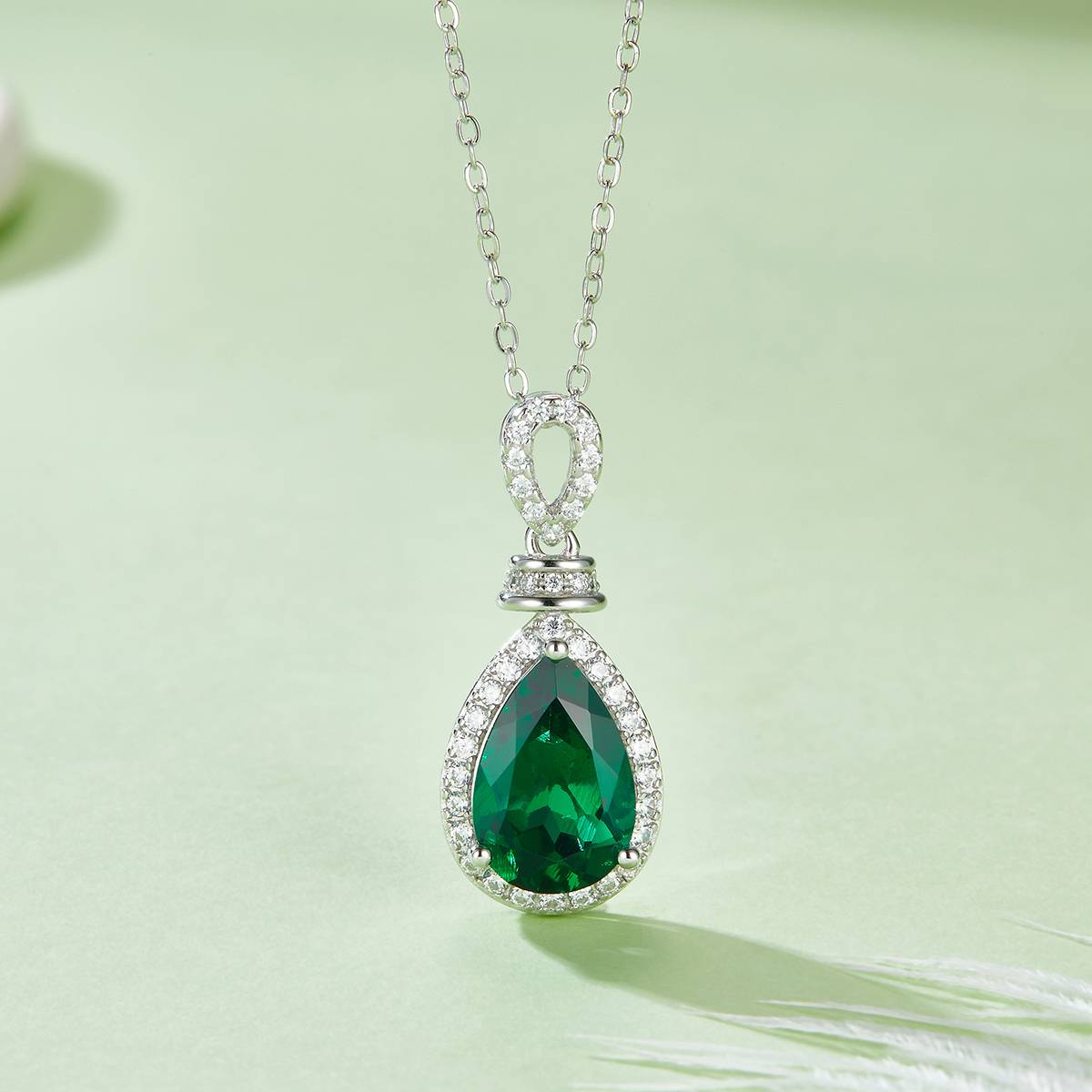 P1620 梨形培育祖母绿S925银镀白金Necklace4.0ct