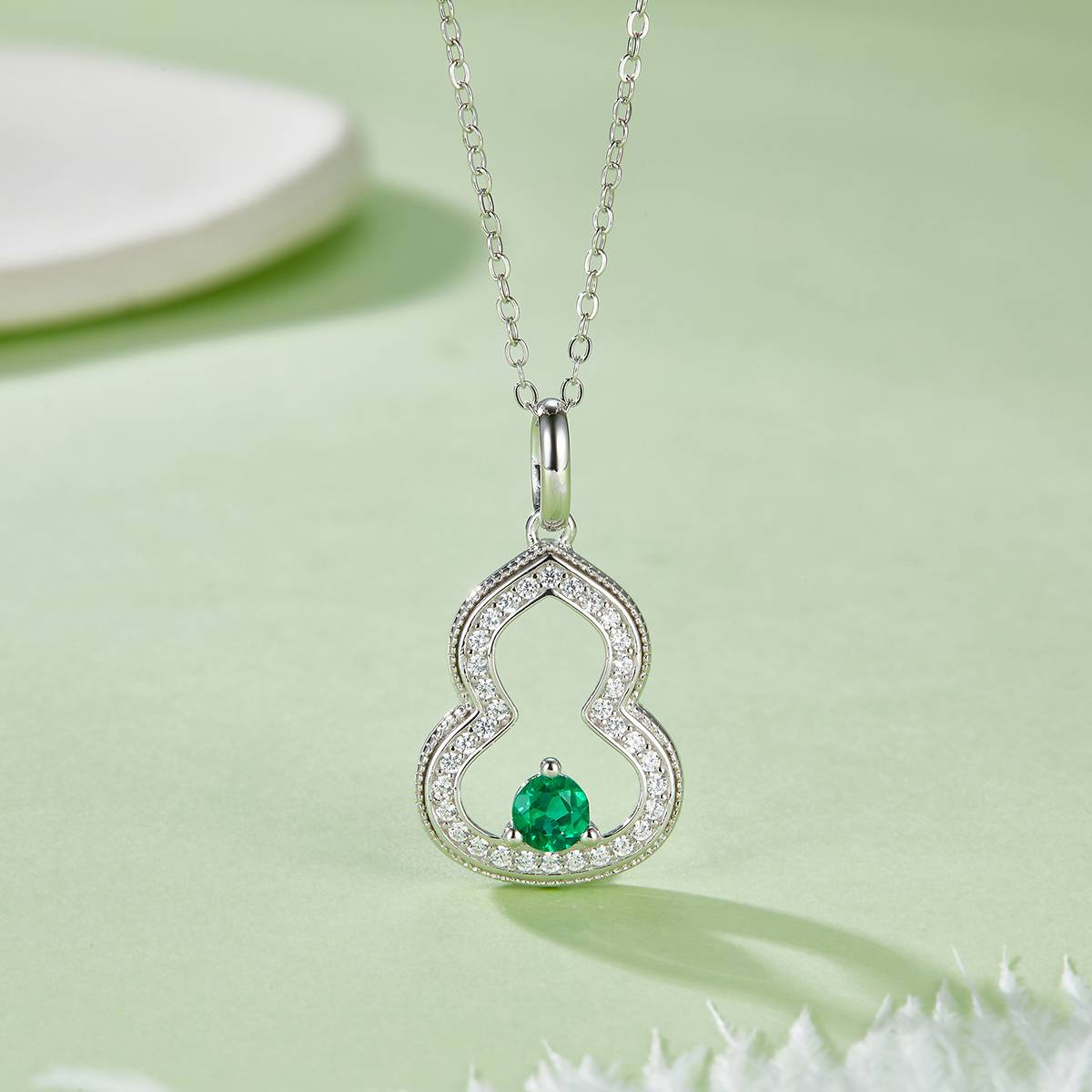 P1644 圆形培育彩宝S925银镀白金Necklace0.3ct