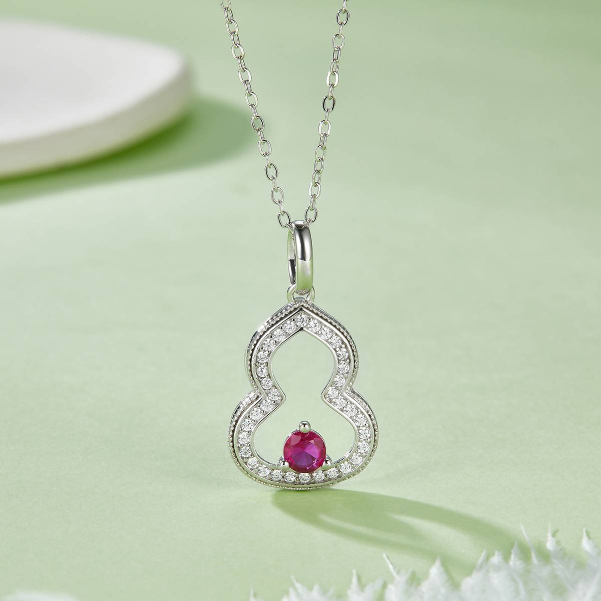 P1644 圆形培育彩宝S925银镀白金Necklace0.3ct