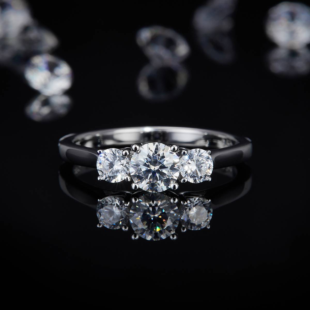 三石款圆钻女戒S925银镀白金定制主副石莫桑钻0.5ct