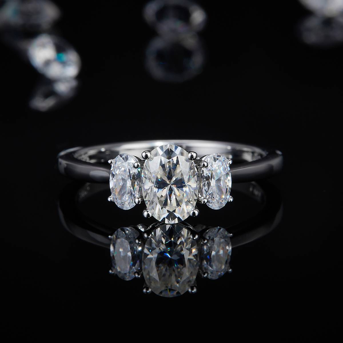 蛋形三石女戒S925银镀白金定制主副石莫桑钻1.0ct
