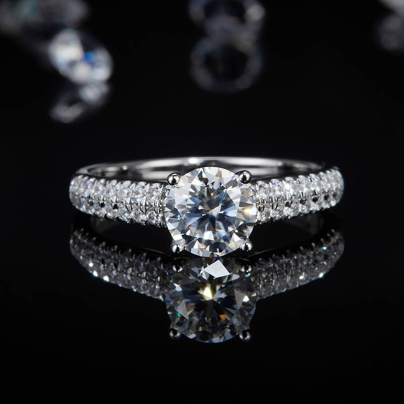 Luxury Four Claw Women's Ring S925 Silver Plated Platinum Customized Selection Main Stone Moissanite Diamond 1.0ct/Secondary Stone High Carbon Diamond