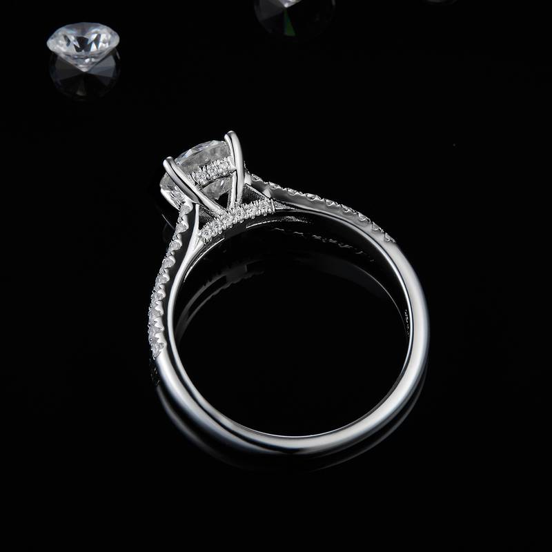 Luxury Four Claw Women's Ring S925 Silver Plated Platinum Customized Selection Main Stone Moissanite Diamond 1.0ct/Secondary Stone High Carbon Diamond