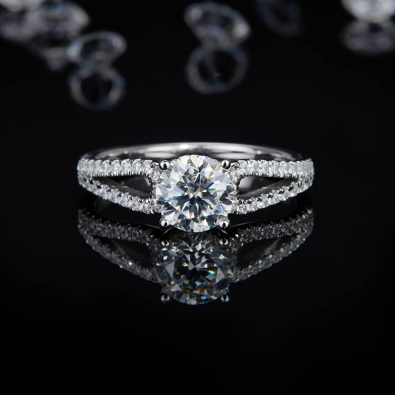 四爪圆钻水滴女戒S925银镀白金定制选款主石莫桑钻1.0ct/副石高碳钻