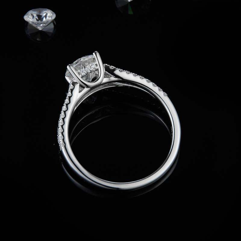 四爪圆钻水滴女戒S925银镀白金定制选款主石莫桑钻1.0ct/副石高碳钻